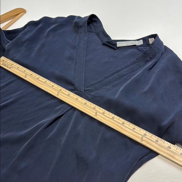 Vince v-neck silk blouse navy blue size 0 - Picture 4 of 7